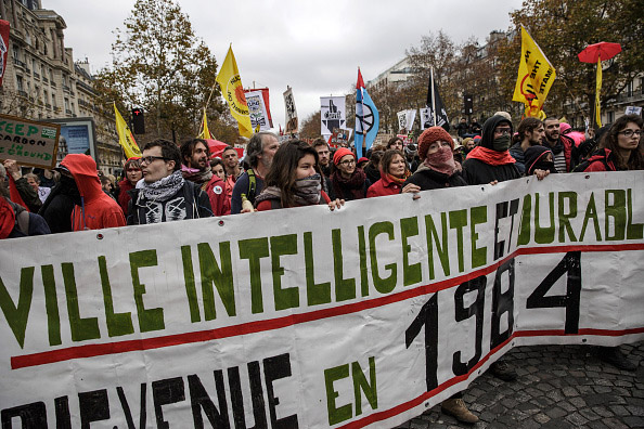 Manifestation en marge du G7 à Paris en 1989