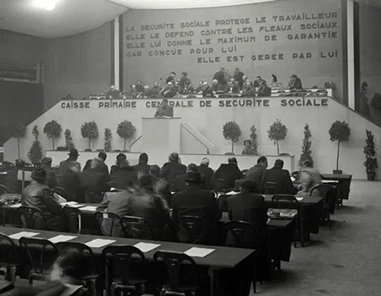 Card - Congrès Caisse primaire centrale de sécurité sociale - 22 février 1947 - Parc des expositions porte de Versailles