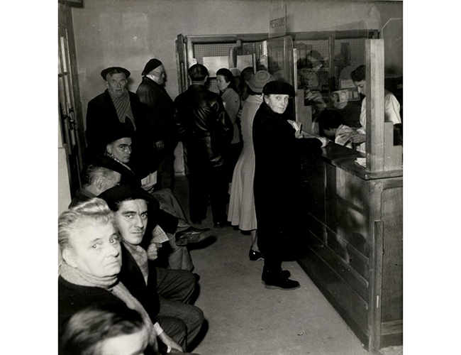 Guichet Sécurité sociale Arcachon 1950 - Musée national de l'Assurance maladie