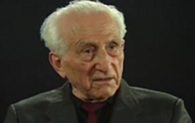 Photo de Roger Etchegaray interviewé