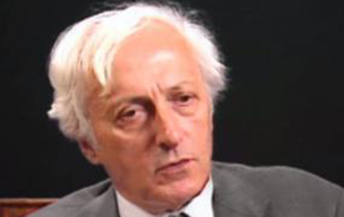Photo de Pierre Juvin interviewé - Un acte démocratique