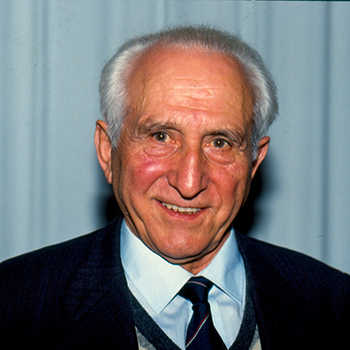 Roger Etchegaray, ancien administrateur, 
est le premier président du comité des sages